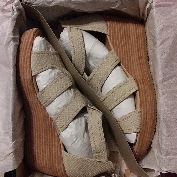 Dr.Scholl's American Lifestyle island Oyster, Gladiator Style, Heel Zipper - Picture 6 of 7